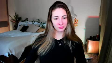 Snapshot of sensitiveheartt chatting on 11.17.25 sensitiveheartt online show from 11.17.25