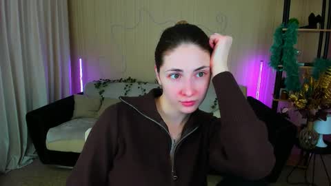 Snapshot of sensitiveheartt chatting on 11.23.25 sensitiveheartt online show from 11.23.25