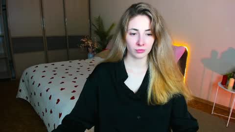 sensitiveheartt online show from 04.05.26