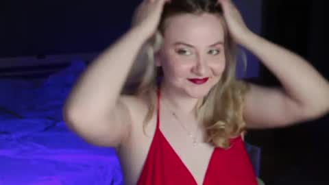Snapshot of sensual_girrrl chatting on 06.15.26 Ilona online show from 06.15.26