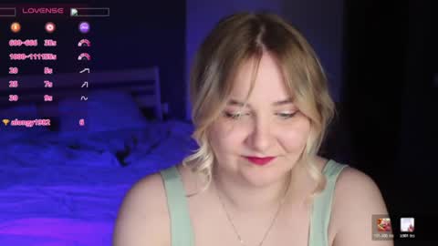 Snapshot of sensual_girrrl chatting on 06.18.26 Ilona online show from 06.18.26