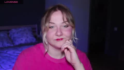 Snapshot of sensual_girrrl chatting on 07.21.26 Ilona online show from 07.21.26