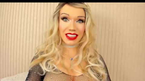 Snapshot of sensual_miss_mia chatting on 01.24.25 Mia online show from 01.24.25