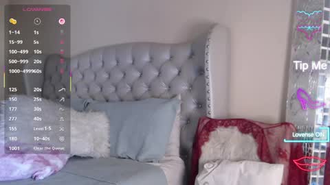 Snapshot of sensual_paradise_ chatting on 04.30.26 V online show from 04.30.26