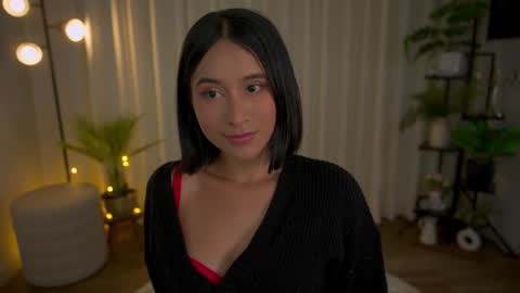 Maria- OF sensual bee online show from 12.25.24