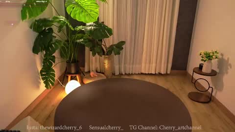 Maria- OF sensual bee online show from 05.19.26