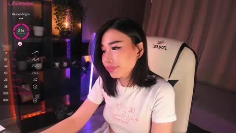 Snapshot of sensualily chatting on 11.13.25 Kiki online show from 11.13.25