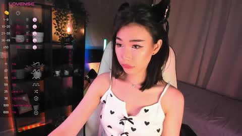 Snapshot of sensualily chatting on 11.14.25 Kiki online show from 11.14.25