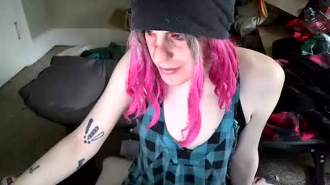 Snapshot of seraph_of_norns chatting on 05.16.26 F A E online show from 05.16.26
