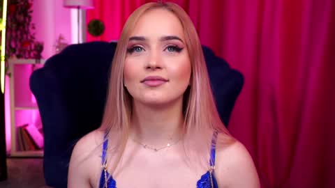 Snapshot of seraphicsin chatting on 12.08.24 Seraphine online show from 12.08.24