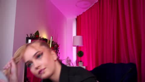 Snapshot of seraphicsin chatting on 12.09.24 Seraphine online show from 12.09.24