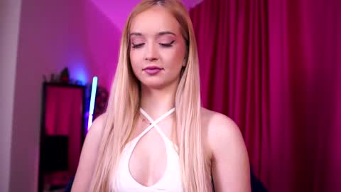 Snapshot of seraphicsin chatting on 12.22.24 Seraphine online show from 12.22.24