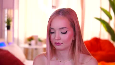 Snapshot of seraphicsin chatting on 02.07.25 Seraphine online show from 02.07.25