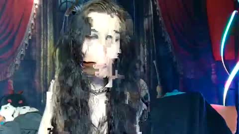 Snapshot of seraphinmunster chatting on 01.01.25 Seraphin Munster online show from 01.01.25