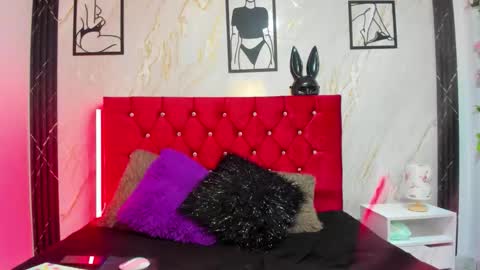 Snapshot of serenamystsh chatting on 11.28.25 serenamystsh online show from 11.28.25