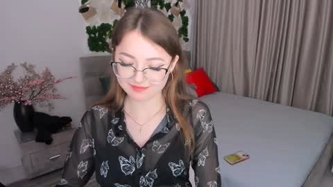 Ophelia online show from 02.04.25