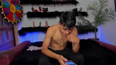 Snapshot of sexonfire111 chatting on 11.01.25 April 18 year and ROSS dick 20cm online show from 11.01.25