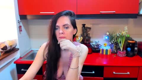 Snapshot of sexqueen1111 chatting on 02.09.25 sexqueen1111 online show from 02.09.25