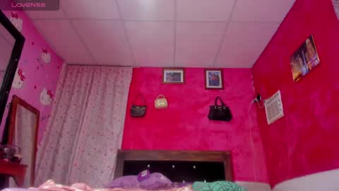 Tifanny Benitez  online show from 04.17.26