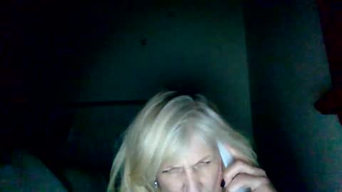 Snapshot of sexxileeah42o chatting on 03.09.26 Leeah CloudZzz online show from 03.09.26