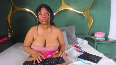 Snapshot of sexxtaty chatting on 04.27.26 Sexxtaty online show from 04.27.26