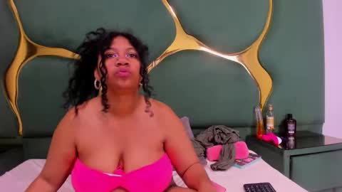 Snapshot of sexxtaty chatting on 04.29.26 Sexxtaty online show from 04.29.26