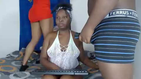 Snapshot of sexxxtreeme_ chatting on 03.08.25 sexxxtreeme_ online show from 03.08.25