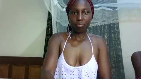 Snapshot of sexxy_melmine chatting on 04.29.26 Dolly online show from 04.29.26