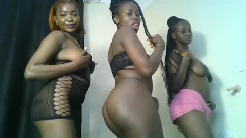 Snapshot of sexxyivy chatting on 02.27.25 ivy online show from 02.27.25