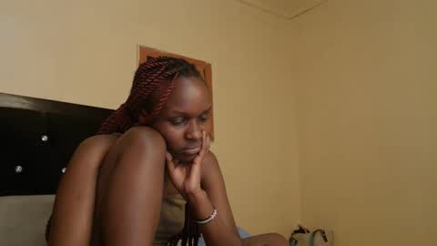 Snapshot of sexxyivy chatting on 10.02.25 ivy online show from 10.02.25