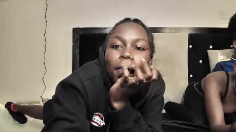 Snapshot of sexxyivy chatting on 10.17.25 ivy online show from 10.17.25