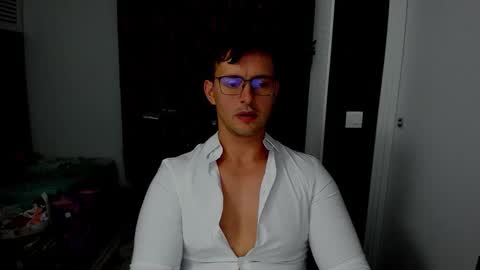 Snapshot of sexxymuscles4u chatting on 10.07.25 Sexxymuscles4U online show from 10.07.25