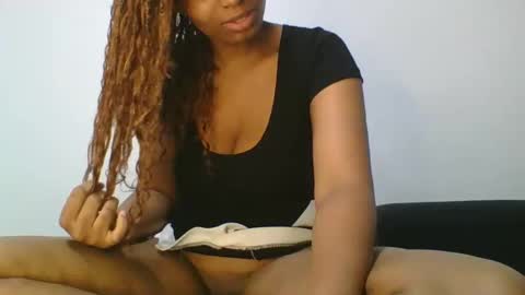 Snapshot of sexy__rhian chatting on 01.05.25 sexy rhian online show from 01.05.25