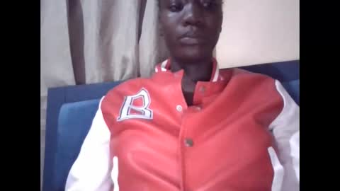 sexy_butty01 online show from 12.19.25