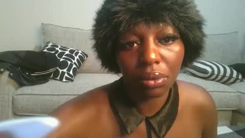 Snapshot of sexy_candia chatting on 03.28.26 Stacy online show from 03.28.26