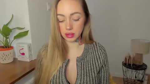 Snapshot of sexy_coralie chatting on 01.23.25 C o r a l i e online show from 01.23.25