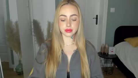 C o r a l i e online show from 05.10.26