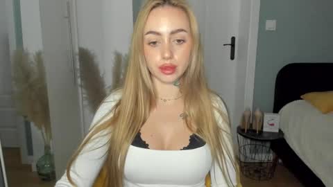 C o r a l i e online show from 05.13.26