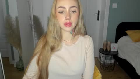 C o r a l i e online show from 05.18.26
