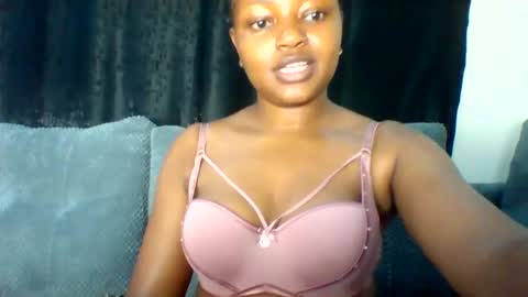 Snapshot of sexy_divaaa chatting on 05.26.26 sexy_divaaa online show from 05.26.26
