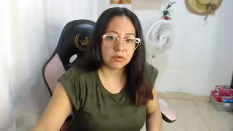 layla violeta gomez online show from 10.18.25