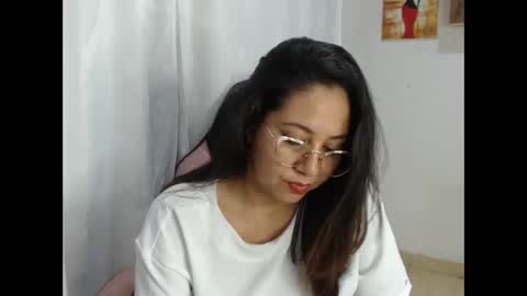 layla violeta gomez online show from 10.19.25