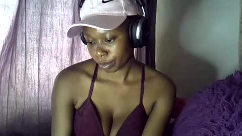 Snapshot of sexy_leila3 chatting on 05.23.26 kayla online show from 05.23.26