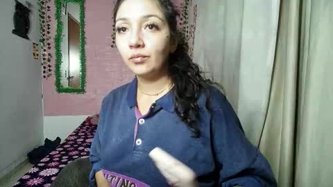 sexy lolas online show from 12.17.25