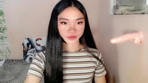 Snapshot of sexy_mikaxoxo chatting on 01.28.25 mika online show from 01.28.25