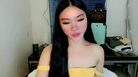 Snapshot of sexy_mikaxoxo chatting on 02.07.25 mika online show from 02.07.25