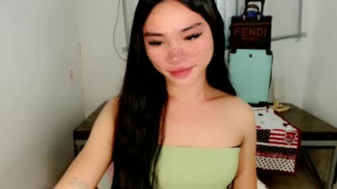 Snapshot of sexy_mikaxoxo chatting on 02.10.25 mika online show from 02.10.25