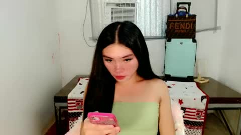 Snapshot of sexy_mikaxoxo chatting on 02.10.25 mika online show from 02.10.25