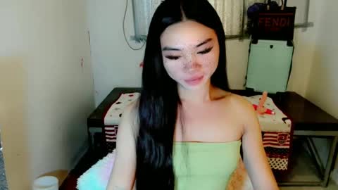 Snapshot of sexy_mikaxoxo chatting on 02.12.25 mika online show from 02.12.25