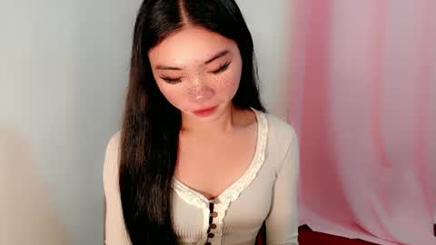 Snapshot of sexy_mikaxoxo chatting on 02.15.25 mika online show from 02.15.25